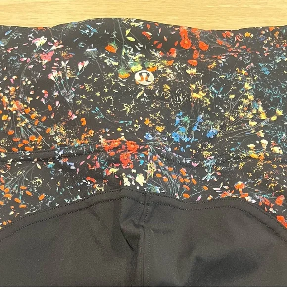 Lululemon Athletica Black and Multicolor Leggings Floral Size 4 - Picture 4 of 4